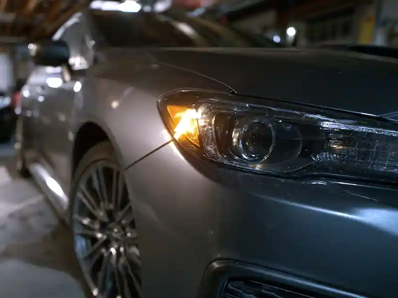 Blurry low-light car damage photo to avoid